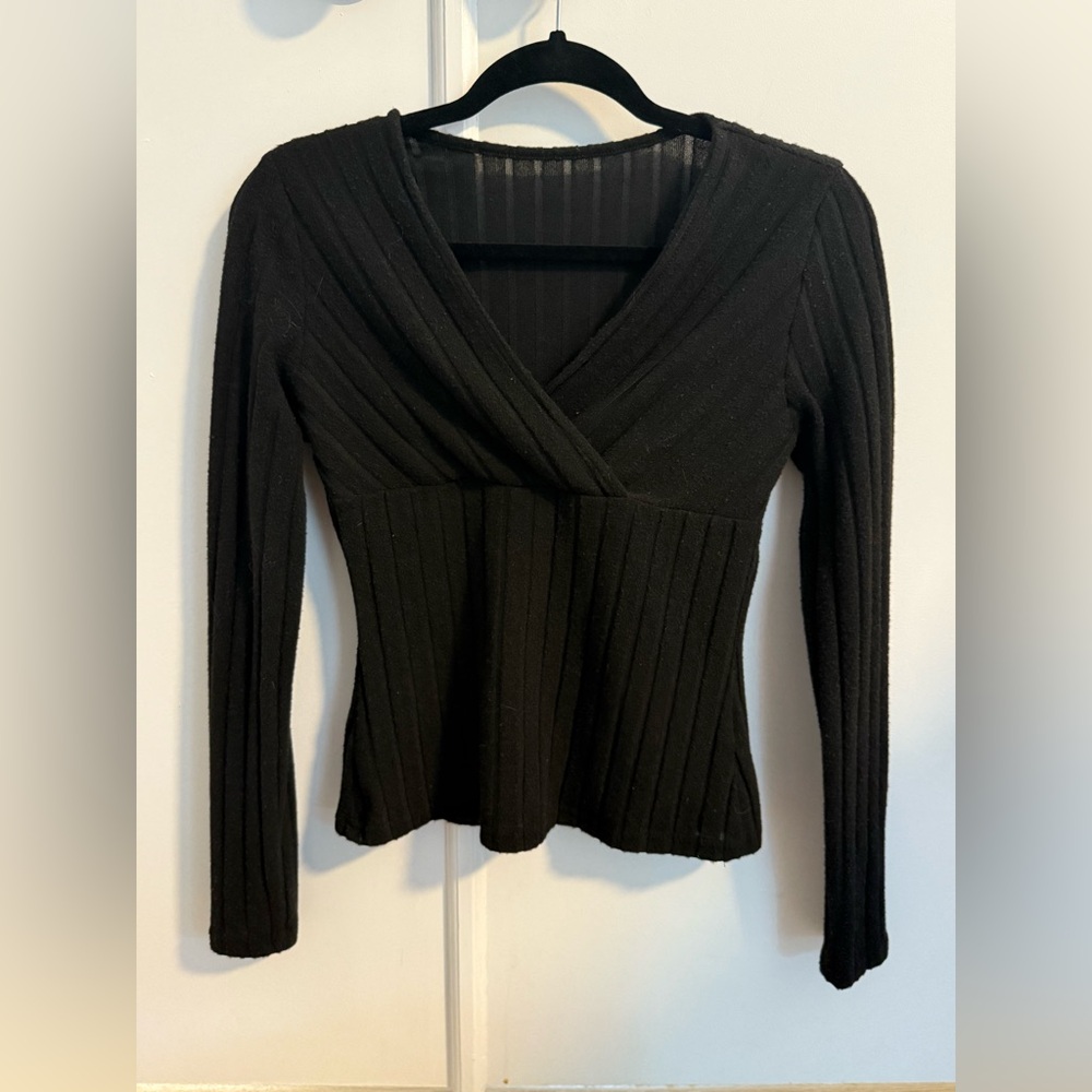 Black v neck long sleeve